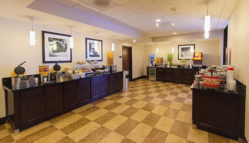 Hampton Inn Dekalb - Near The University מראה חיצוני תמונה