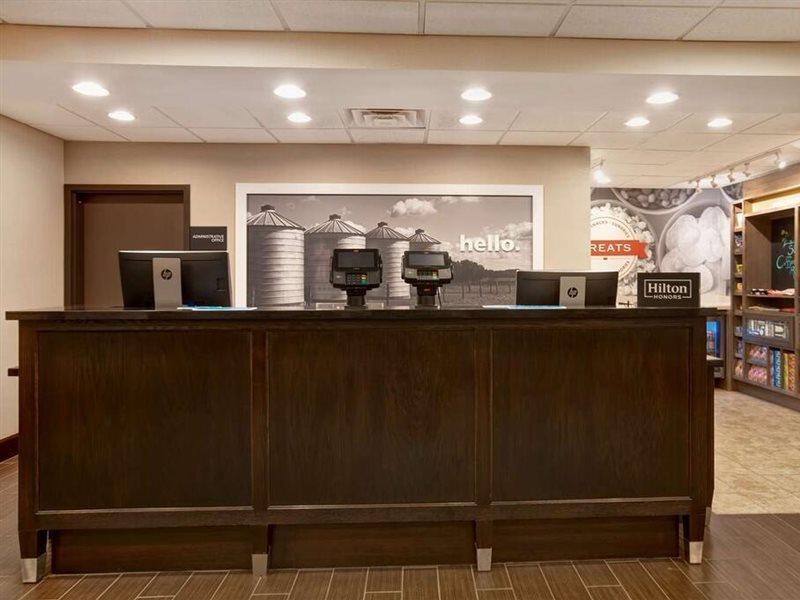 Hampton Inn Dekalb - Near The University מראה חיצוני תמונה