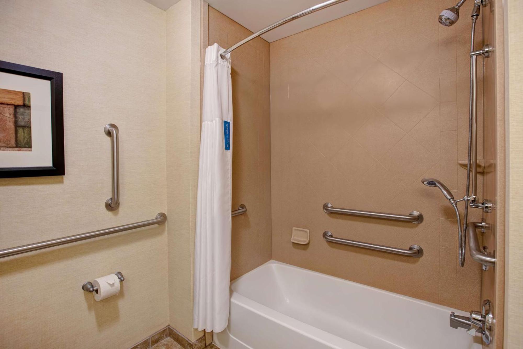 Hampton Inn Dekalb - Near The University מראה חיצוני תמונה