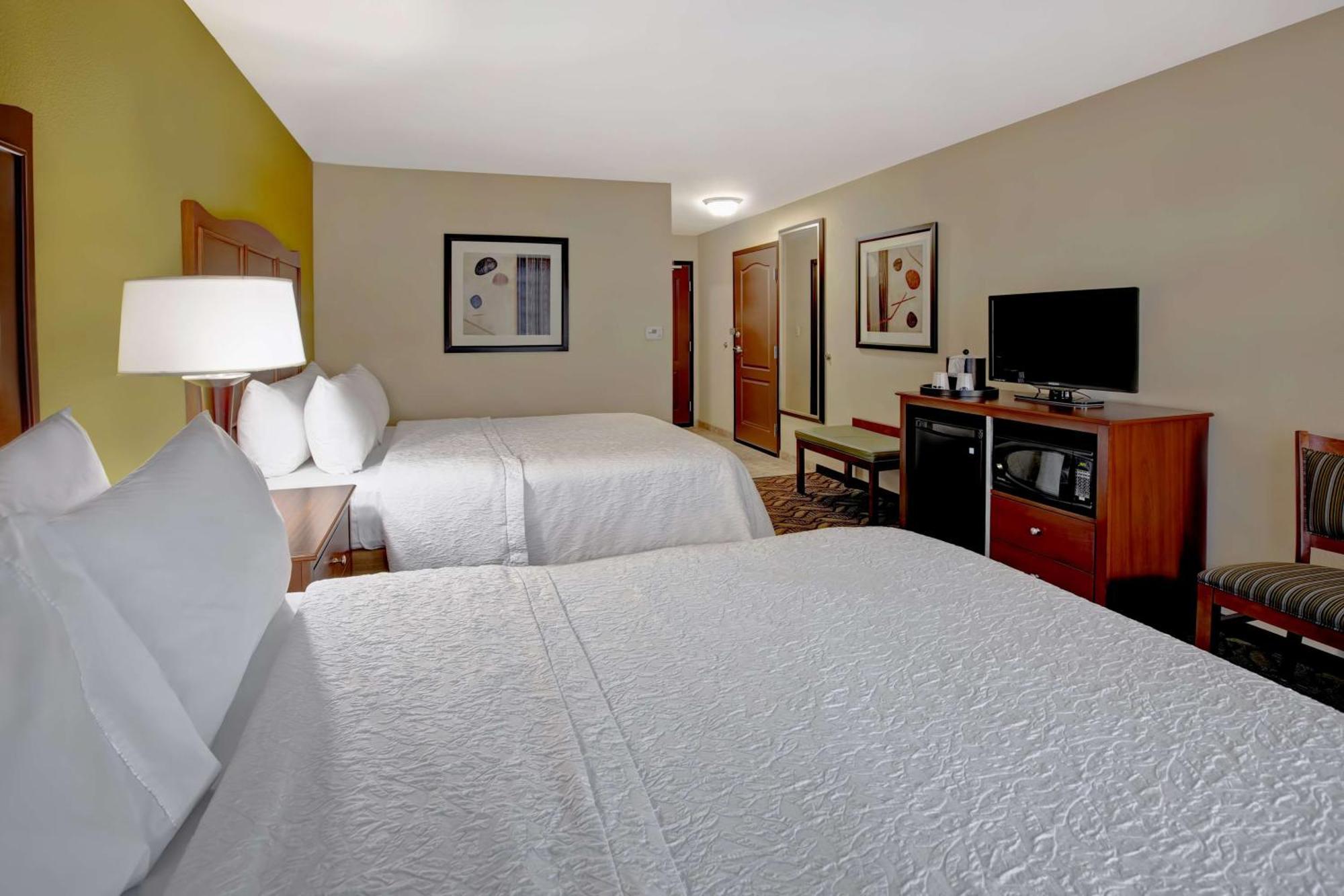 Hampton Inn Dekalb - Near The University מראה חיצוני תמונה