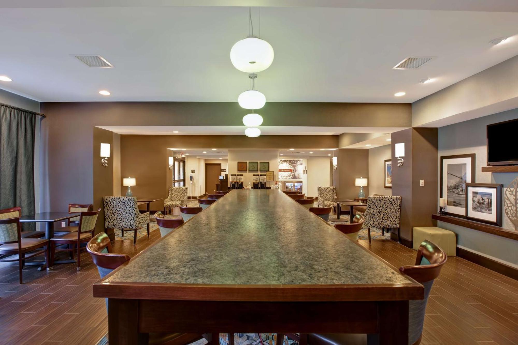 Hampton Inn Dekalb - Near The University מראה חיצוני תמונה
