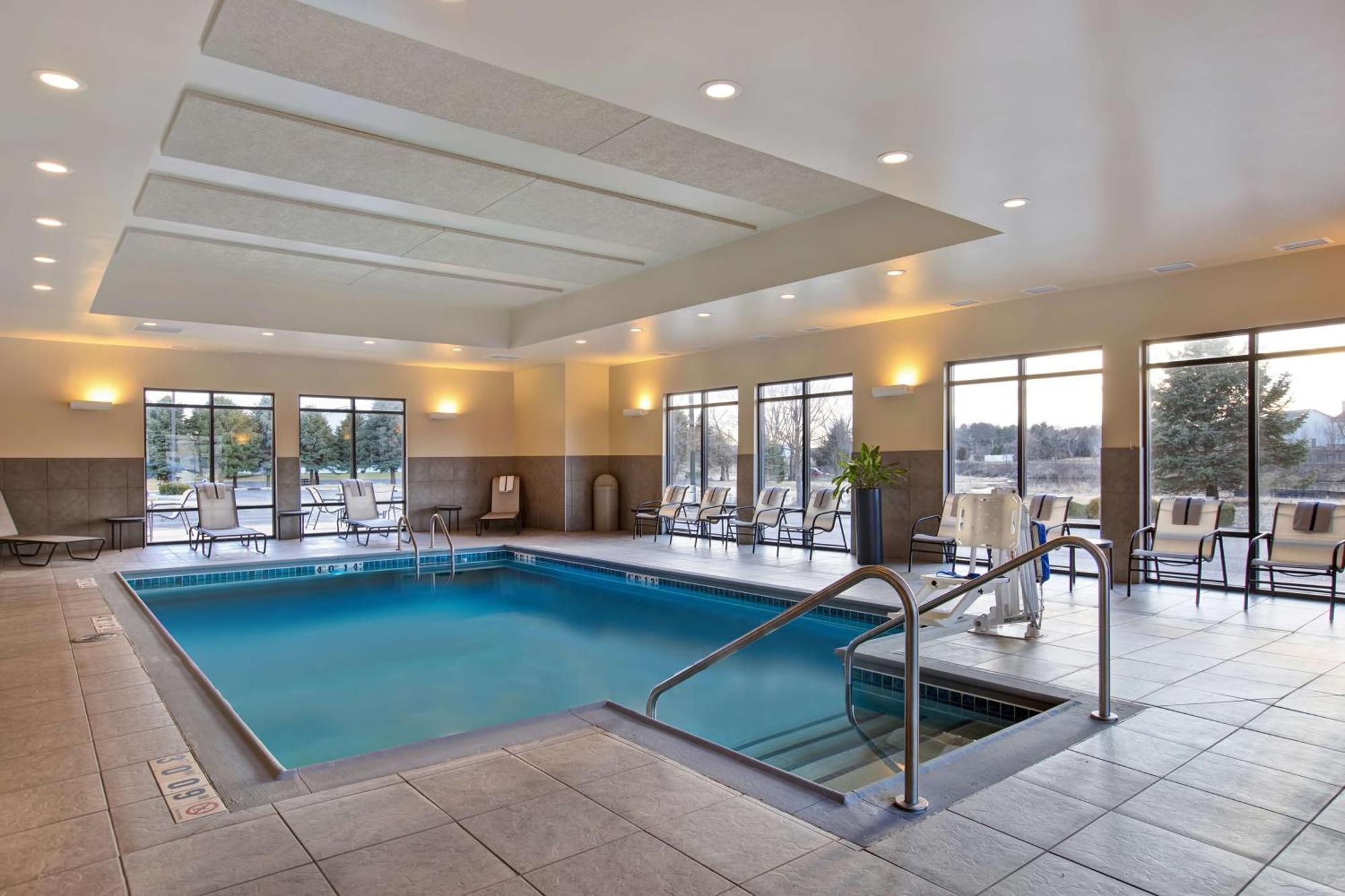 Hampton Inn Dekalb - Near The University מראה חיצוני תמונה