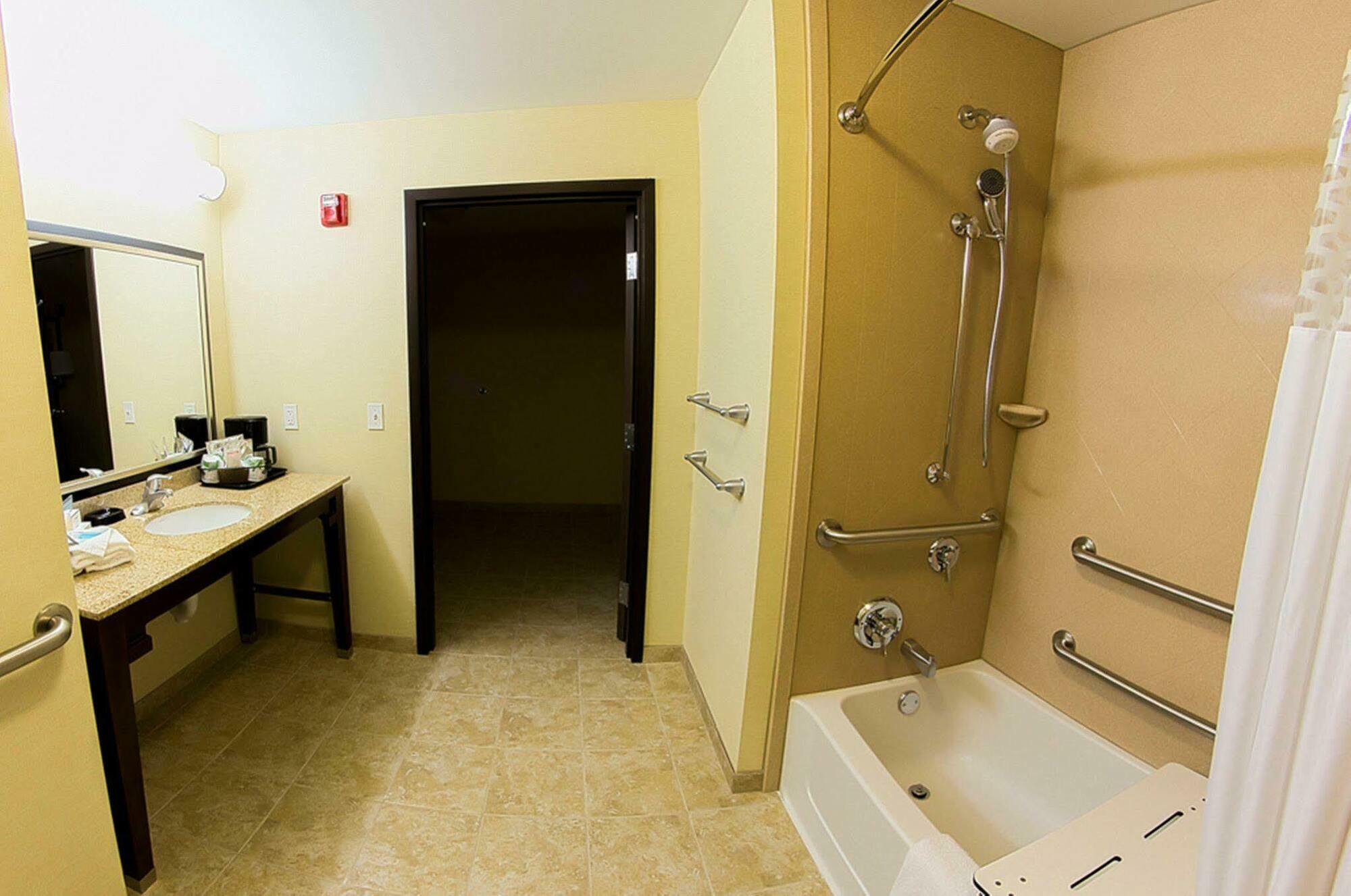 Hampton Inn Dekalb - Near The University מראה חיצוני תמונה